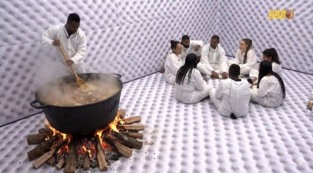 JefinhoMenes's tweet image. Dia 393050 de Quarto Branco: 

Como ninguém saiu e com fome, participantes fazem dinâmica para escolher qual participante será cozido em um caldeirão.