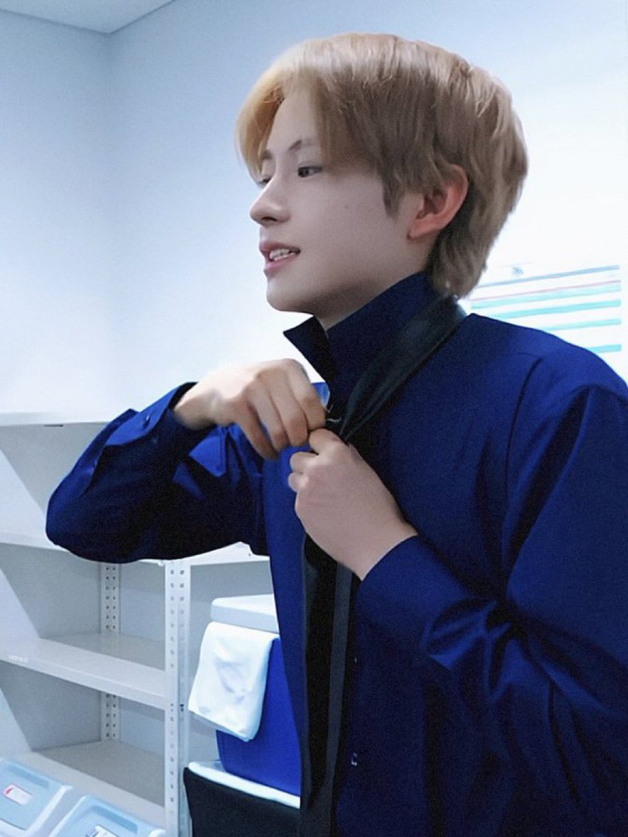 cloudyyushi's tweet photo. 내가 팀위시엿으면 다음에 유우시가 넥타이 있는 의상 입는 날 
유우시한테 넥타이매는 법 과외영상 찍으라고 함 ㅋㅋ
(제발요…) https://t.co/j3l6CU2bGS