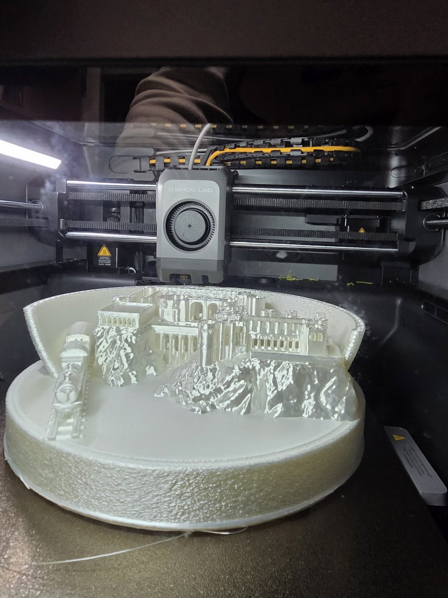 2feelus's tweet image. 3d printer로 만들고 있는 호그와트 디오라마 
(Hogwarts diorama I'm making with a 3D printer)

Any questions?