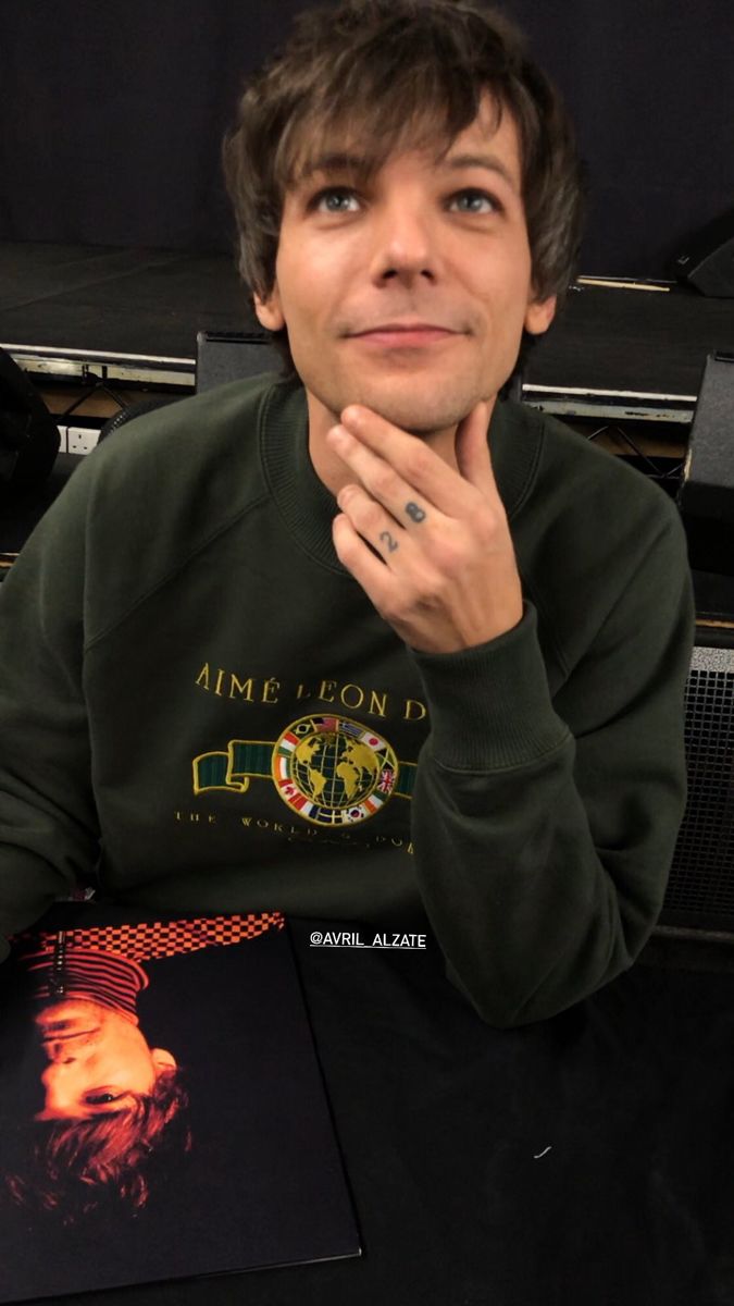 Lunastyles28's tweet photo. Si no me eligen significa que odian a Louis 😭😭😋      #frioenalfa @aesquinca  @alfa913fm https://t.co/AdhGhoRJTH