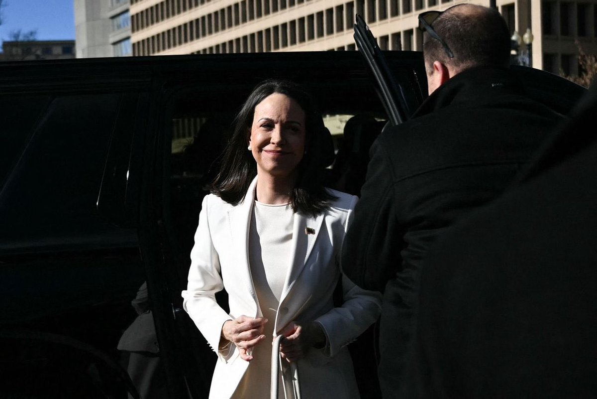 <a href="/MariaCorinaYA/">María Corina Machado</a> llegando a la Casa Blanca. No habrá prensa, por tanto no habrá declaración.