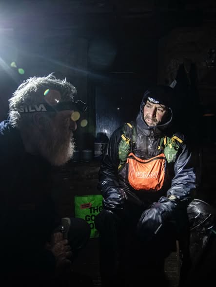 Ginger_Gamer72's tweet photo. MONTANE WINTER SPINE / Greg’s Hut 🛖
A bastion of respite on Cross Fell for the rearmost runners.
Warm chilli noodles, candlelight, kind words — just enough to refuel bodies and spirits.
They’ve got until 10pm to reach CP4 Alston. The race goes on. #spinerace https://t.co/liYGIPEg1g