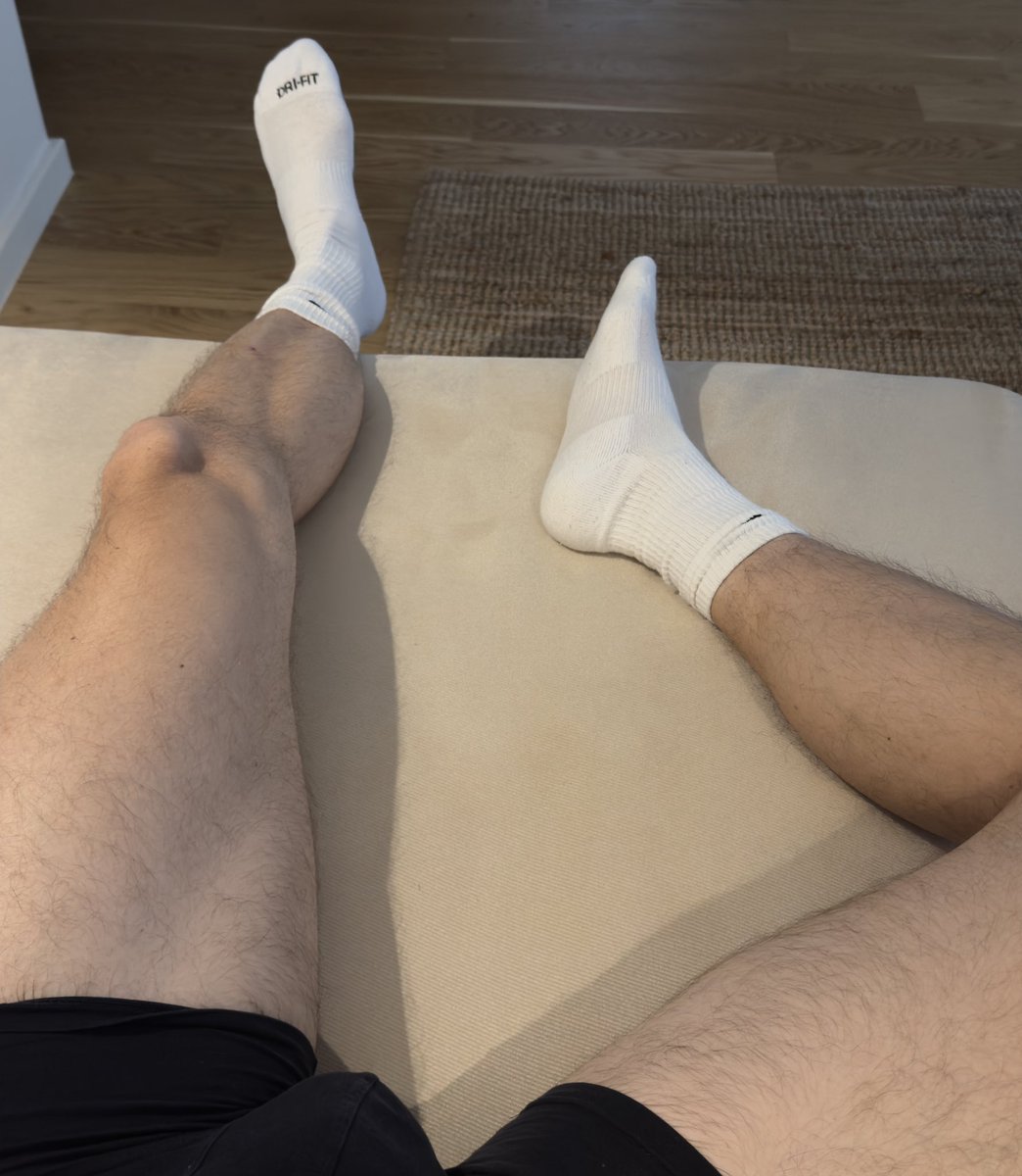 youngbalkandom's tweet image. #socks #feetworshi̇p #feet