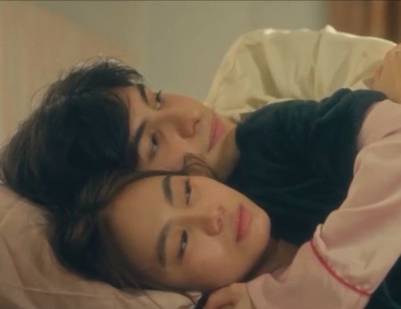 teukeep_'s tweet image. Napatulala na lang talaga ang LunaVier 😌