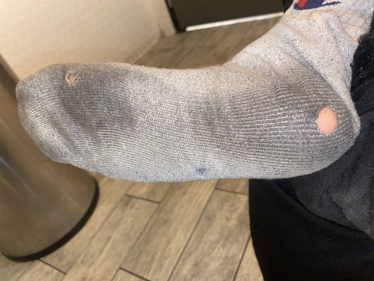 masonsize8s's tweet photo. Only two access points to get to my sweaty smelly soles under my hot socks. Which hole you taking?
#macrofeet #mensfeet https://t.co/4J4FjBXrjo