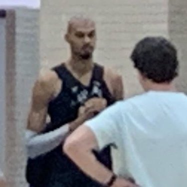 LegionHoops's tweet image. Wemby shaved his head again.

Locking in after losing to the Thunder? 👀

(via @HectorLedesmaTV , h/t @ClutchPoints)