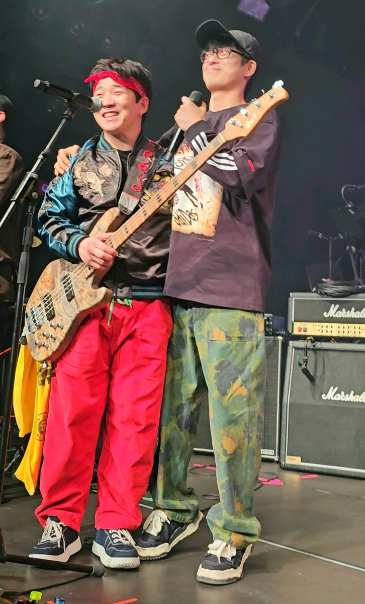 횽아보다 커서 기분 좋아서 까치발까지하구 말이야