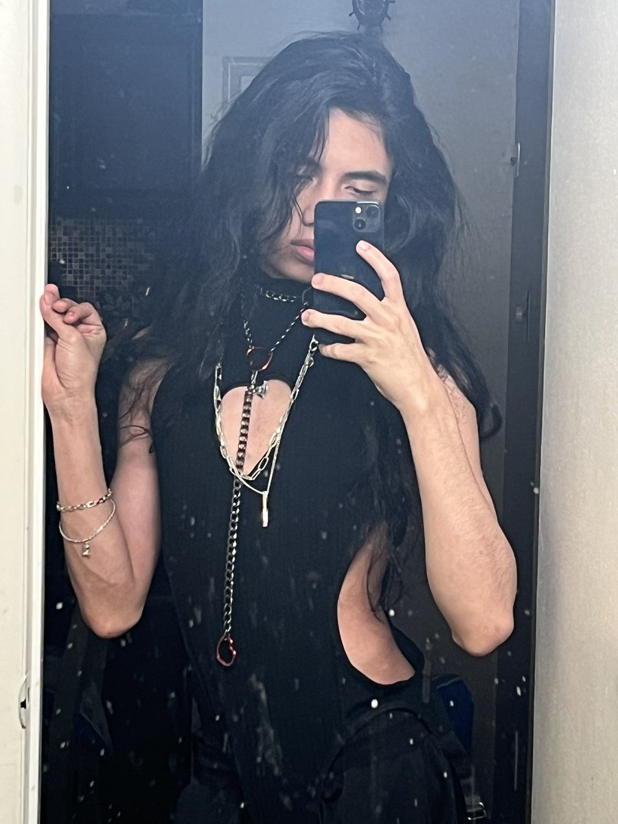 AzureKhan18's tweet photo. Felt pretty https://t.co/7BJwpyXeFS
