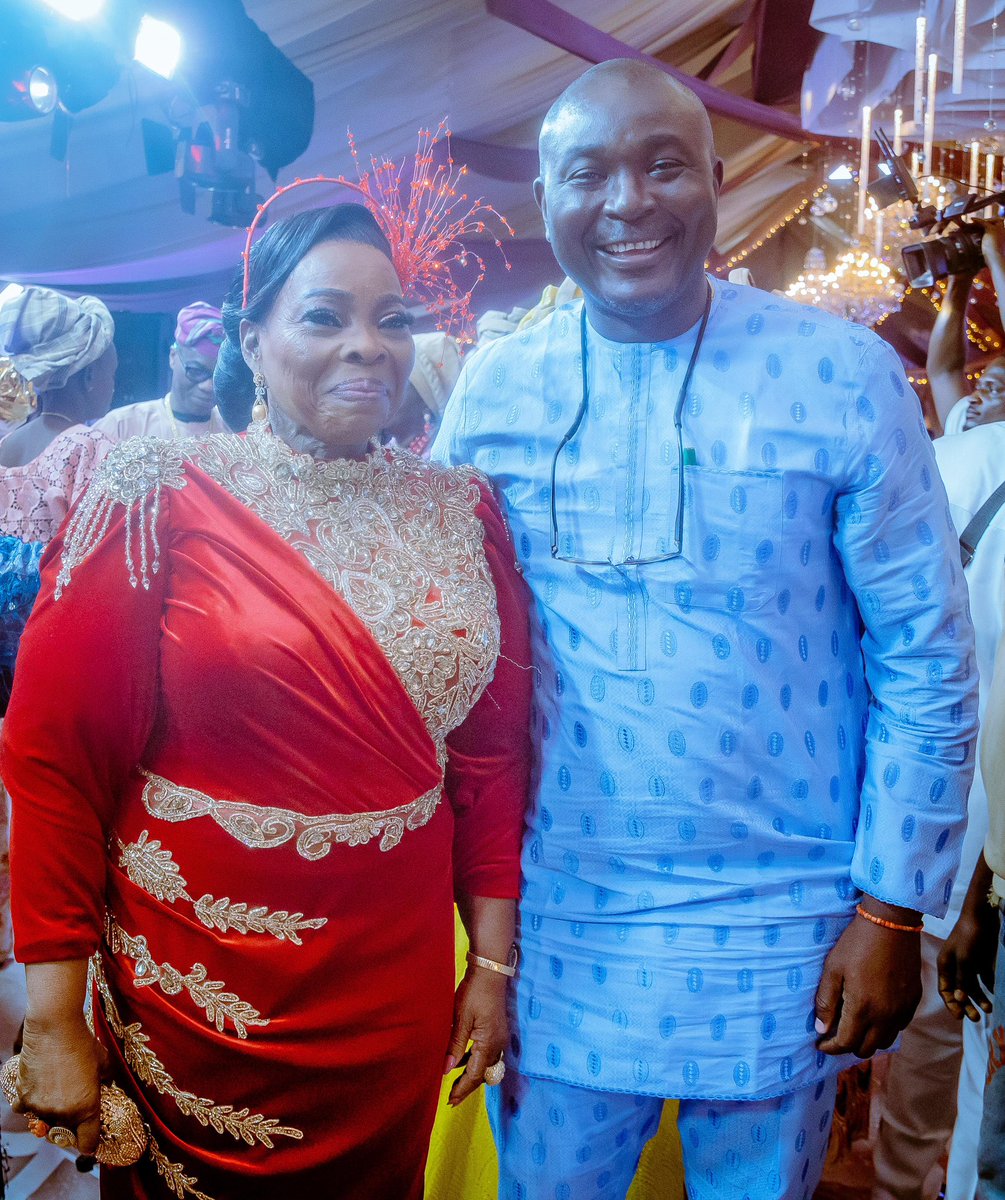 akinalabi's tweet photo. I attended the 70th birthday celebration of Senator Fatima Rasaki, the mother of my friend Azeez and the wife of my leader, former Military Governor of Lagos and Ogun and Ondo States, Gen. Raji Rasaki (Rtd.). I wish mummy many more decades in good health. https://t.co/0uggsx284a