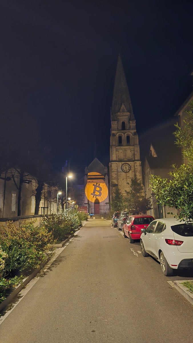 Max_Mètis tweet media