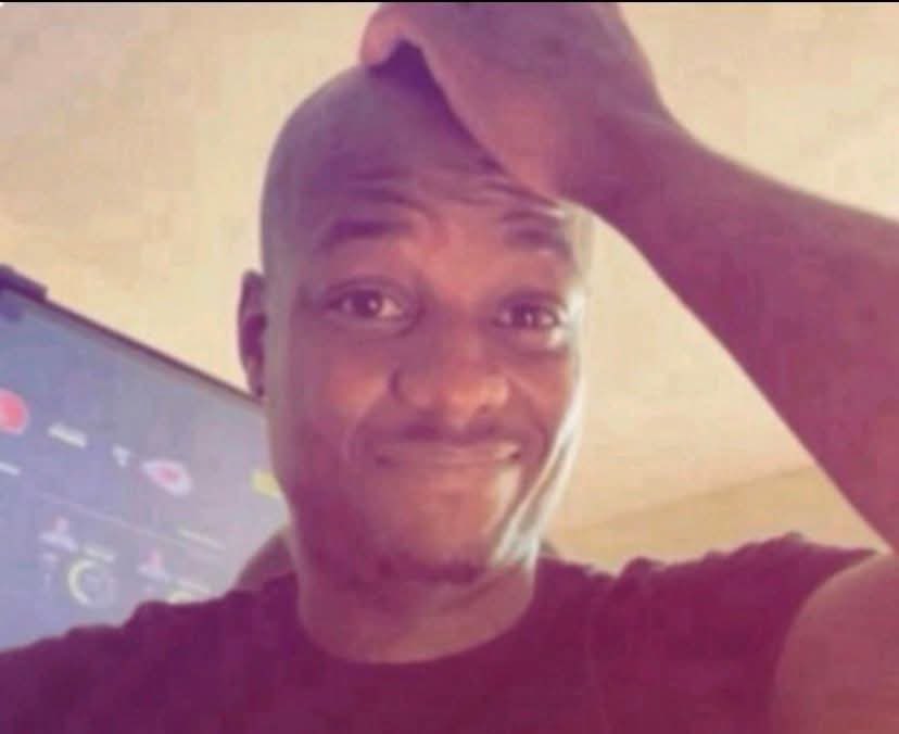 victord829's tweet photo. @thechicagosares @CookemE_ Let him figure it out 😔 https://t.co/K86Xmrxrq4