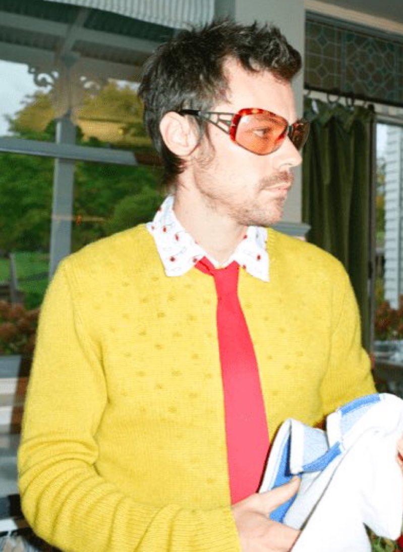 CopyOfACopyJen's tweet image. HS4 is inspired by “Who threw the chicken nugget?” 

#KissAllTheTimeDiscoOccassionally