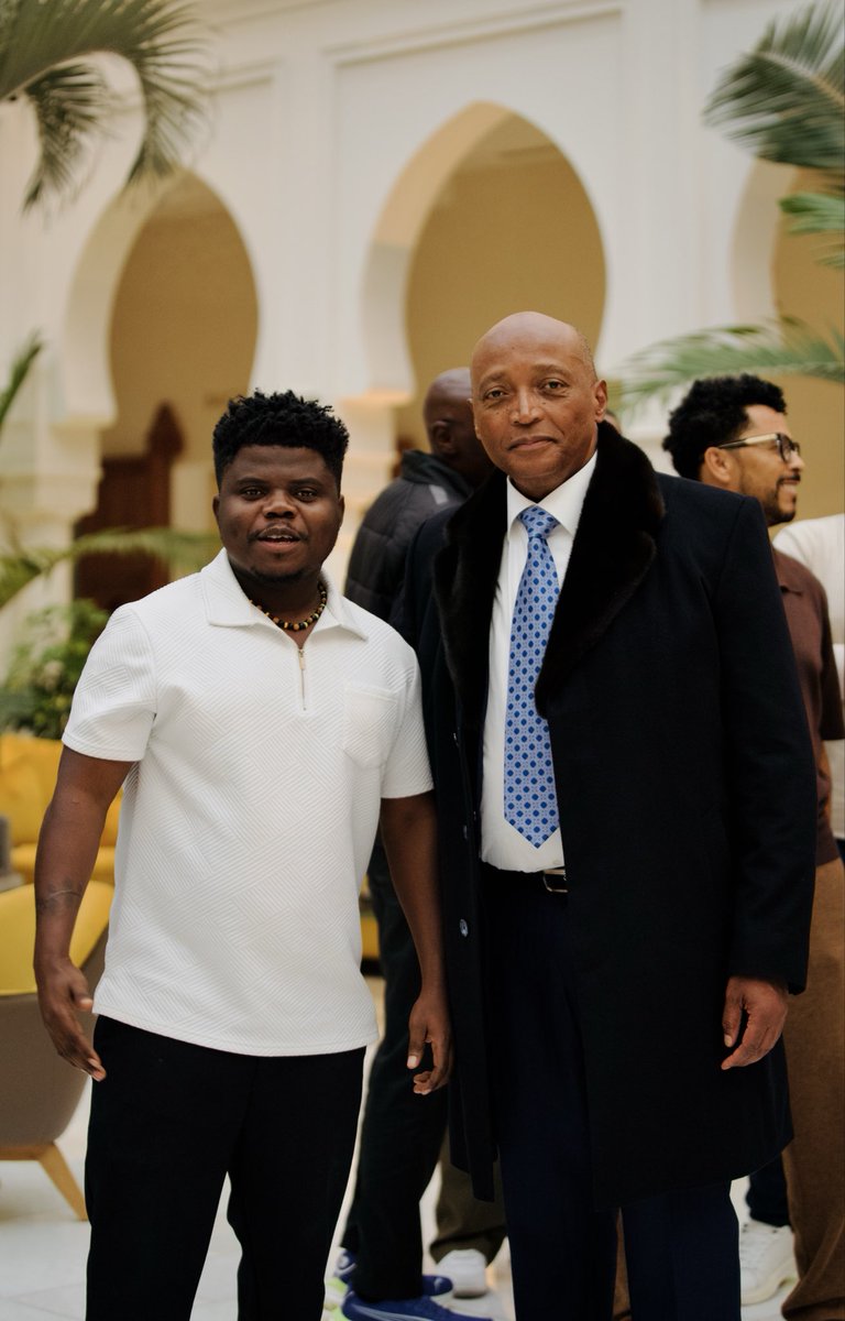 wode_maya's tweet image. Begged for a photo with the @CAF_Online President ❤️😍