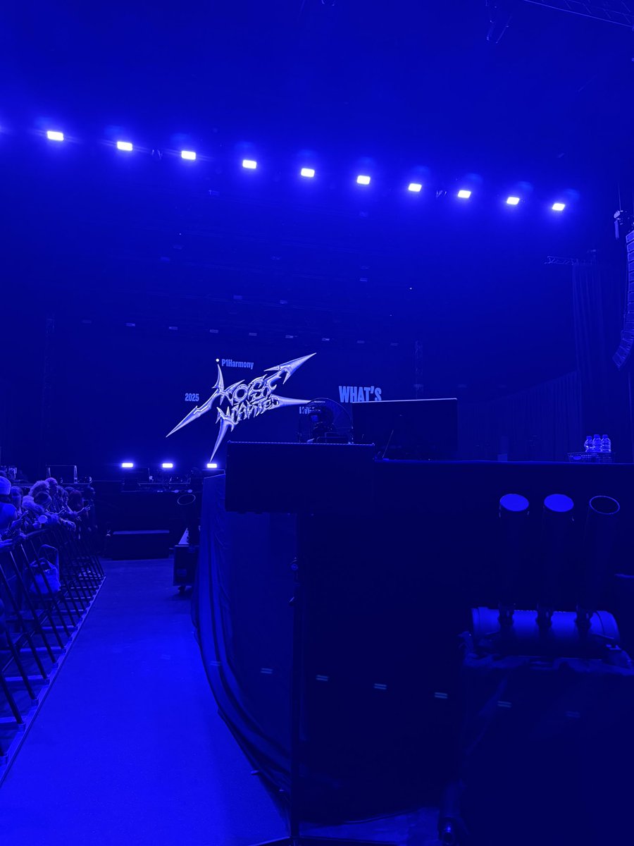 yawntaezn's tweet photo. WTF BRO !??! BARRICADE ?!?!?!!!

#P1Harmony #피원하모니 #P1H #P1ustage_H #MOST_WANTED #P1HarmonyinEUROPE #MOSTWANTEDinAmsterdam https://t.co/BsIDLD8qEc
