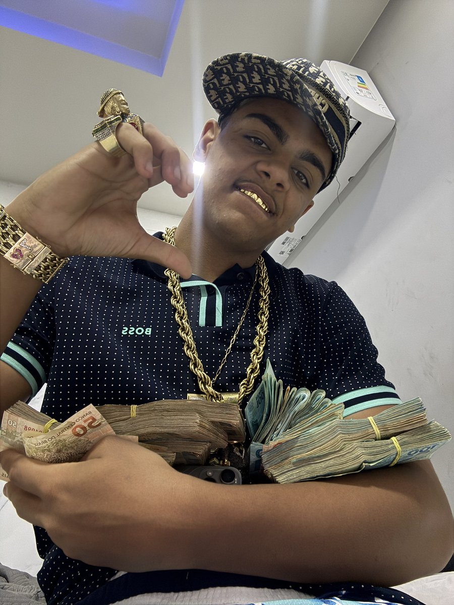 se dinheiro n trás felicidade eu vou chorar com a conta cheia 🤑😭🤑😭🤑😭🤑🤑