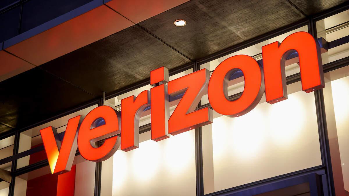 1077TheFox's tweet photo. Suspected Cause Of Nationwide Verizon Outage Revealed | 107.7 The Fox https://t.co/XLB4c0LvFG https://t.co/iB9VkN0c0p