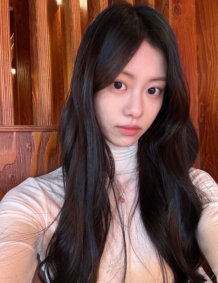 here4garam's tweet image. do i look                                   like her?