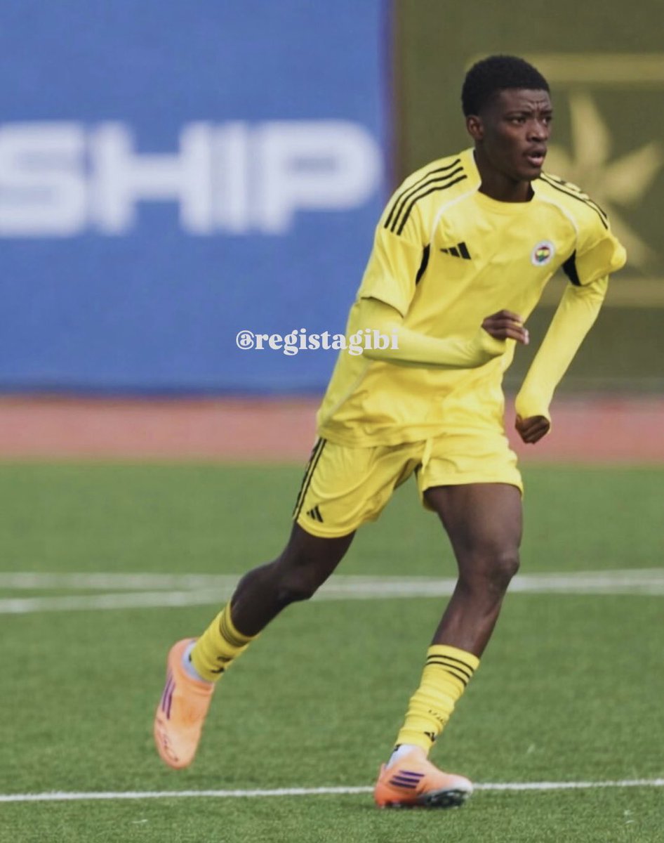 🟡🔵 Fenerbahçe’nin U19 takımına transferi için denemeye aldığı Kone Franck Adams, bir sonraki aşamaya geçti. Kone, geçtiğimiz günlerde Hollanda’dan bir U19 takımına karşı maça çıktı.

Ekstra Bilgiler: Kone’nin ülkesi Fildişi Sahili, mevkisi orta saha, yaşı 18, boyu 1.81 cm.