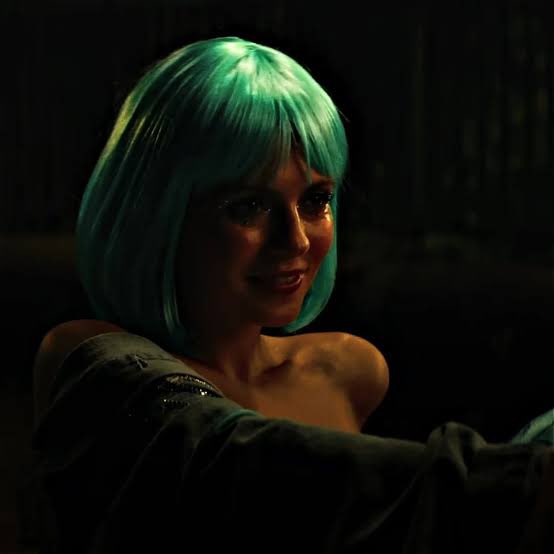 KarlaTrujilloG's tweet photo. I've set aside the blue wig just for me for Halloween.
#PeopleWeMeetOnVacation https://t.co/IZ1OpbLQ8p