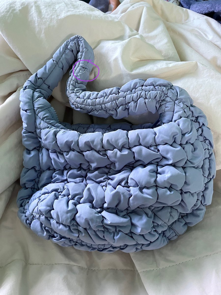 halfpast_1's tweet photo. ส่งต่อ 
COS Quilted Bag
Used ผ่านการใช้งาน ตำหนิที่สายกระเป๋าคับ

ลดให้เหลือ 1000 รวมส่ง

ทักขอดูเพิ่มเติมได้ พร้อมโอนลดได้ค่ะ
#ส่งต่อกระเป๋ามือสอง #กระเป๋ามือสอง  #พรีเกาหลี #ส่งต่อcos #COSThailand https://t.co/c40hzkM2Jm