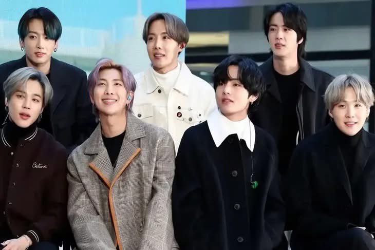hookmxoficial's tweet photo. #EsOficial BTS en MÉXICO 
 7, 9 y 10 de Mayo.
📅 Fechas: 7, 9 y 10 de mayo de 2026
📍 Sede: Estadio GNP Seguros
🎟 Preventa:  22 de enero de 2026
#VentaGeneral 24 de enero | 9:00 a.m.
💰 Precios: Pendientes
#hookmx #bts #btstour2026 #btsenméxico #army #CDMX #EstadioGNPSeguros https://t.co/CdK88B3nfn
