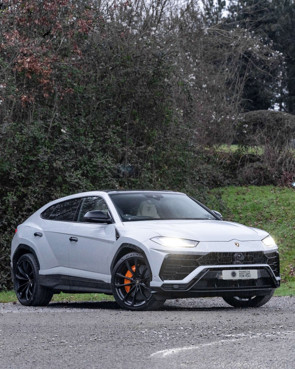 AVSVehiclesLtd's tweet photo. Photo's of our latest arrival, a 2020 (70) plate low mileage Lamborghini Urus with a Nardo Grey wrap and exposed original Nero Helene coachwork trim.

18750 miles and FLSH

#forsale #lamborghiniurus #anotherurus #lamborghini #urus #nardogreywrap #nardogrey #NeroHelene https://t.co/Vb53QnIozp