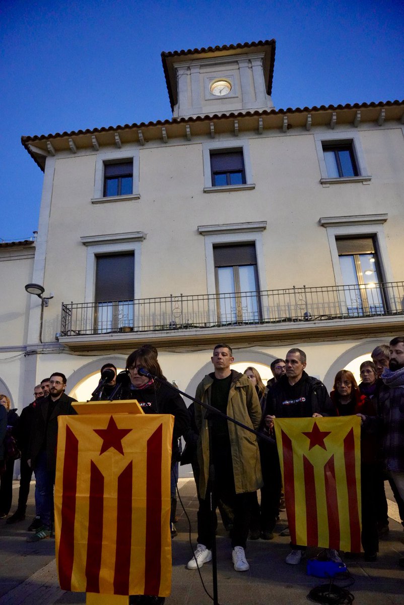Sentmenat denuncia la permissivitat institucional amb el feixisme i la repressió contra l’antifeixisme

.<a href="/XaviPalli/">Xavi Pellicer</a>, <a href="/AnnaZamoraSala/">Anna Zaaaaa</a> i Bernat Cases de la Plataforma Antifeixista de Sabadell han comparegut per denunciar la celebració d’un acte del grup feixista Núcleo Nacional