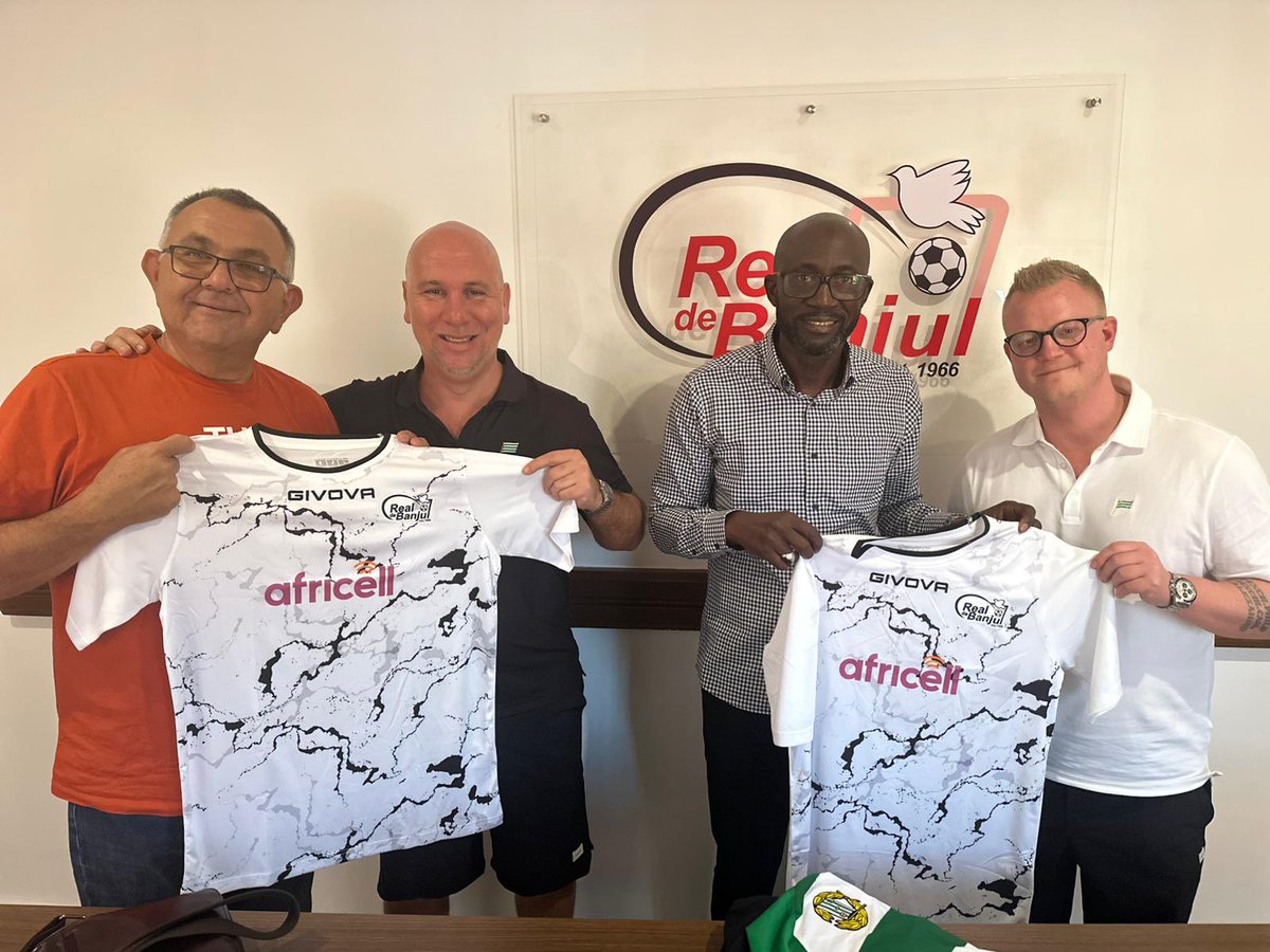 RealDeBanjulFC's tweet photo. 🇬🇲🤝🇸🇪 

Earlier today, our President duo had the pleasure of receiving Mikael Hjelmberg - Hammarby IF Sports Director, and Philip Berglund - Hammarby IF Chief Scout from the Allsvenskan club, Hammarby Fotboll, the new home of our former striker, Suwaibou Kebbeh. 

Tack killar 🙏🏽 https://t.co/TjfBJl9OJE