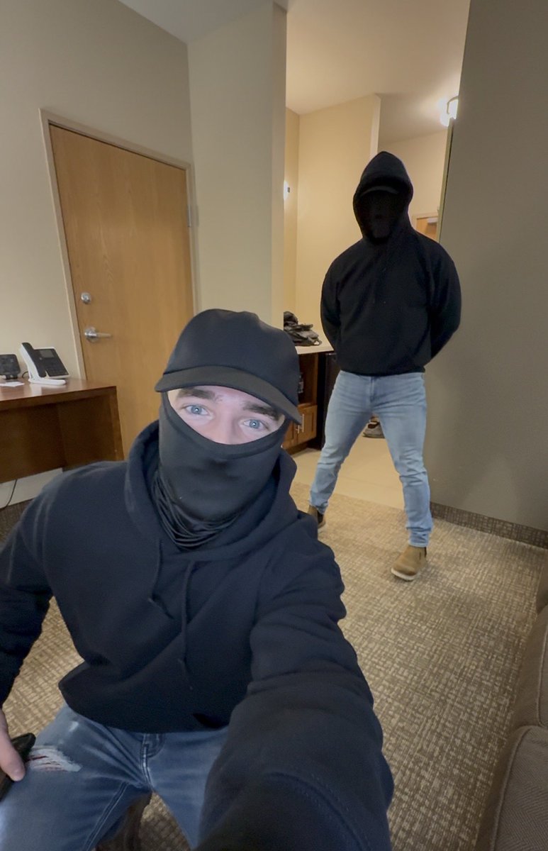 The smirk on Sean’s face says it all. Who wants to see this clip of Sean kicking Jack in the balls with his steel toe boots as hard as he can? 

DM us if you want the clip 😈🥜

#kickedintheballs #ballbusting