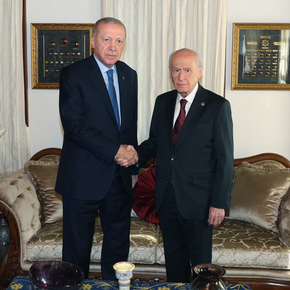 TBMM’ye verilen emekli maaşının asgari ücret seviyesine çıkarılması önergesi, AKP ve MHP oylarıyla REDDEDİLDİ!