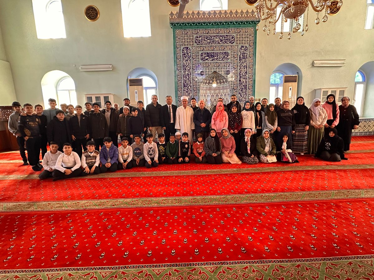 SehitOksuz's tweet photo. 🌹SEVGİLİ PEYGAMBERİMİZ MUHAMMED MUSTAFA S.A.V'in ÜMMETİ af ve mağfiret dileğiyle🤲Öğrencilerimiz Atça Çarşı Cami'inde buluştular. Kur'an-ı Kerim okuyup, dualar ederek namaz kıldılar.
#akliselimnesil  #miraç #lailaheillallah
@tcmeb
@meb_dinogretimi 
@Aydin_MEM 
@SultanhisarMEM https://t.co/8rNbO6cTQc