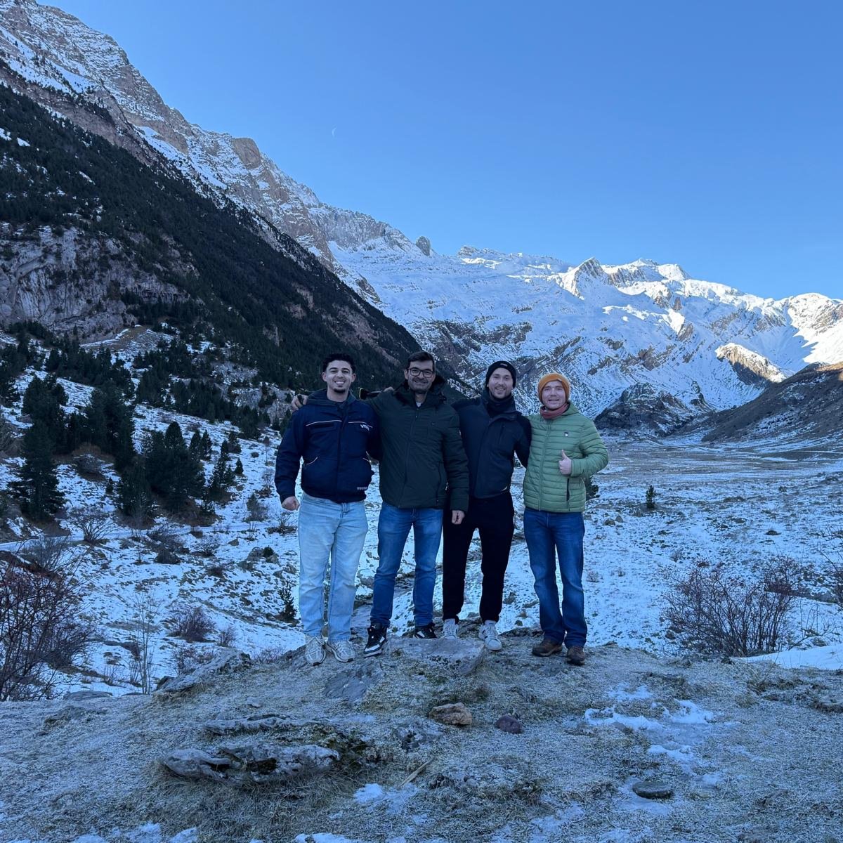 VYNCKE_NV's tweet image. Vynckeneers spotted in the wild!🔥

Four of our Vynckeneers made the most of their day off in the Pyrenees. They traded work boots for hiking shoes and soaked up the scenic beauty🏔️

#Vyncke #CleanEnergyTechnology #WeAreFiremakers #OnTheRoad #VynckeneersInTheWild