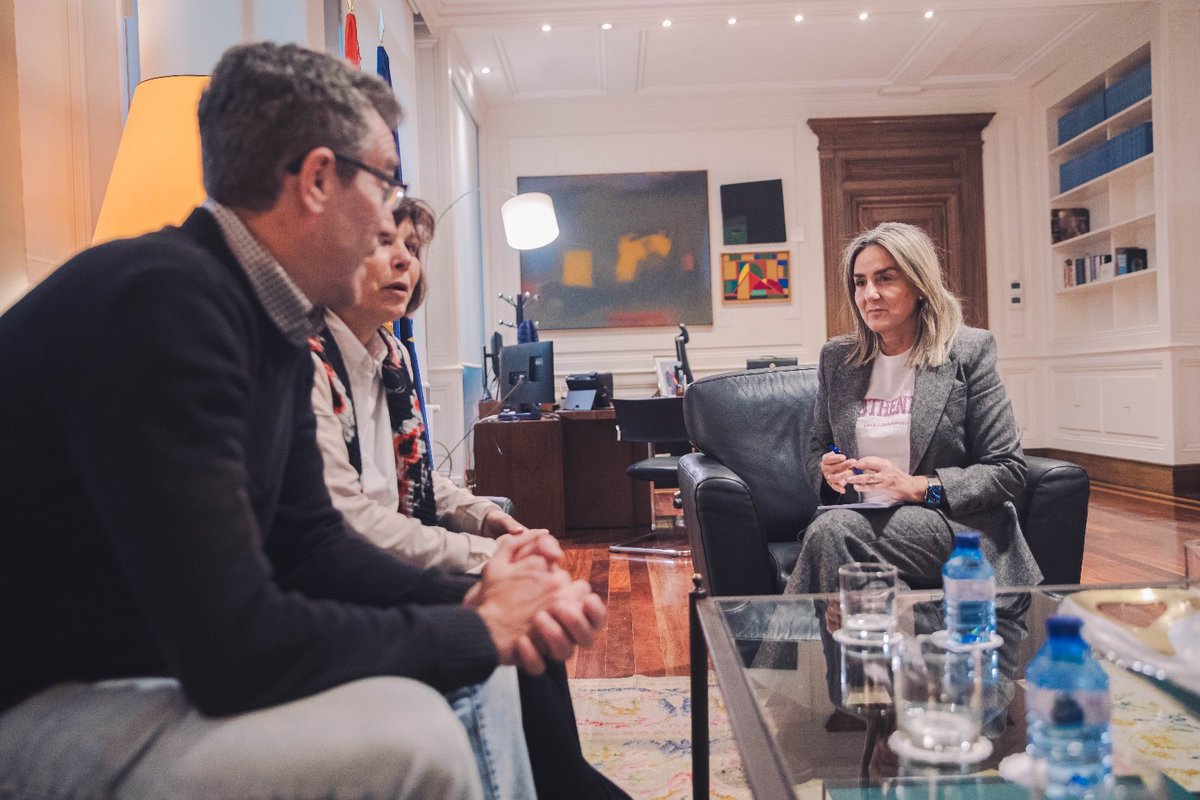 milagrostolon's tweet photo. Muy fructíferas reuniones con @anpenacional, @feccoo y @ConfeIntersindi.

Escuchar y dialogar son las bases para llegar a los consensos que necesitamos para nuestro principal objetivo: seguir avanzando en la mejora de la calidad de la Educación. https://t.co/LKacIgrBal