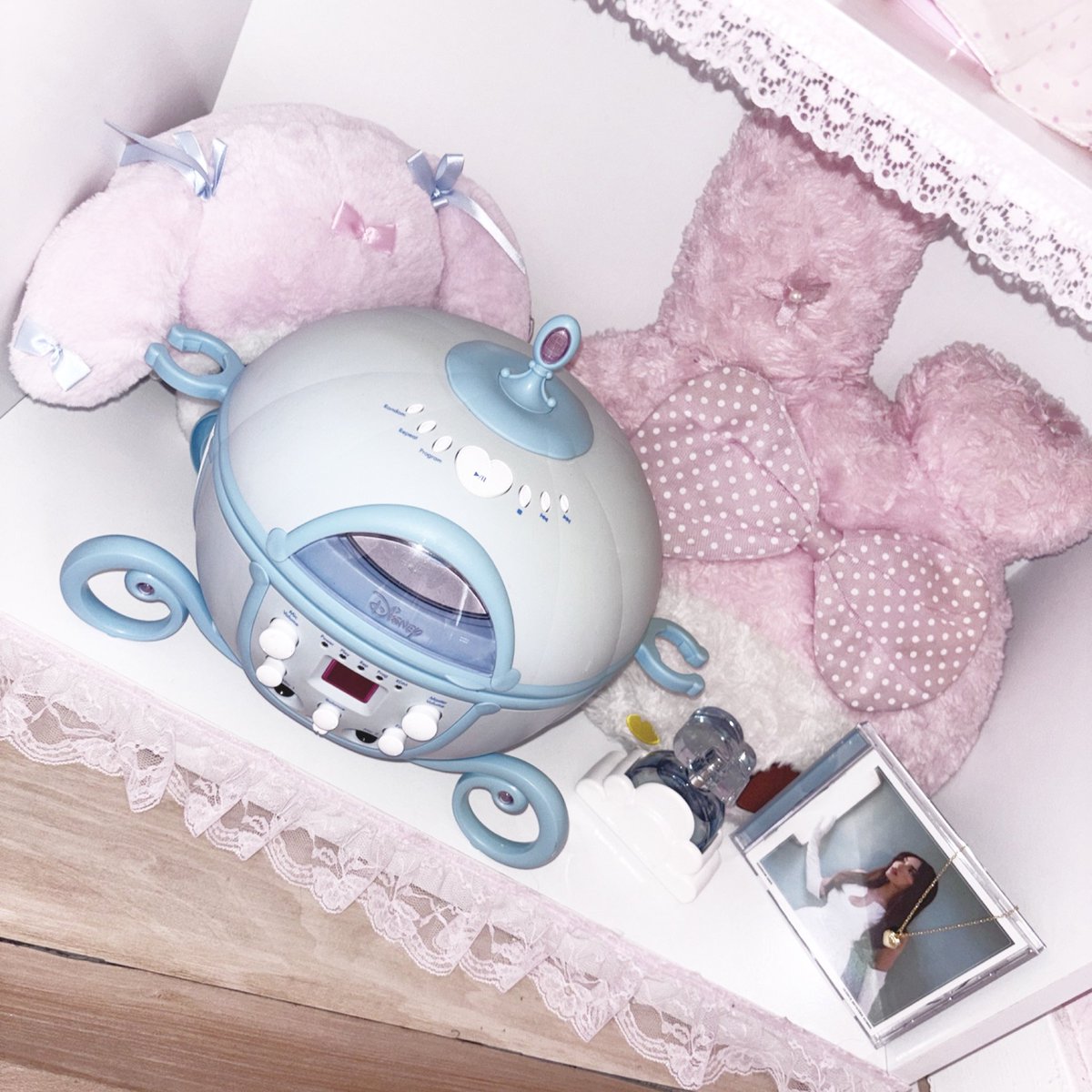 milkymoonlightt's tweet photo. I’m so ready to have Locket and play it on my Cinderella cd player!🩵🪽 https://t.co/HrPwvYfHS5