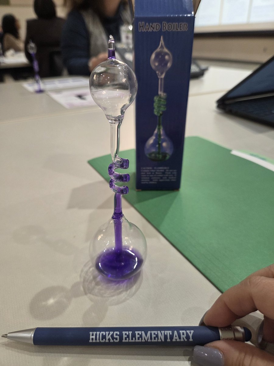 MatturroMEd's tweet photo. Science fun during @AliefISD ILT meeting this morning!! #Handboilerphenomenon #AliefScienceRocks @AliefScience https://t.co/4vm2wFLvw7
