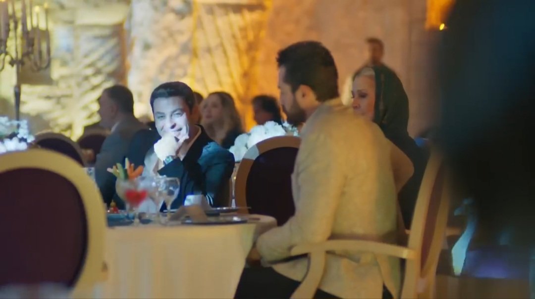 cihalcinim's tweet image. Ayrı masalarda da otursalar birbiriyle cilveleşen cihalim #CihAl #UzakŞehir