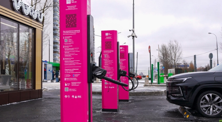 افتتاح أضخم محطة لشحن السيارات الكهربائية في روسيا 