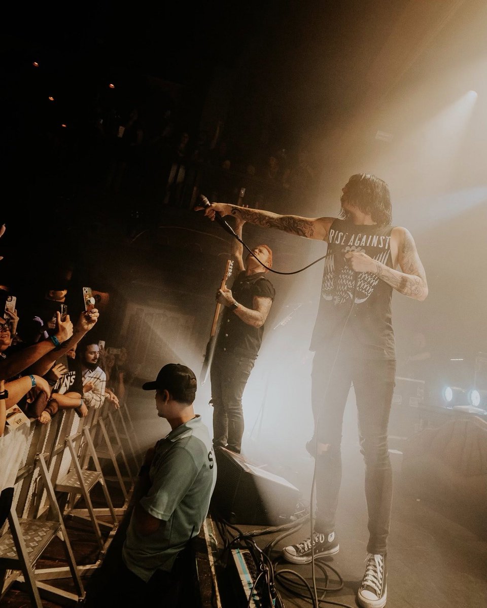 Sleeping With Sirens tweet media