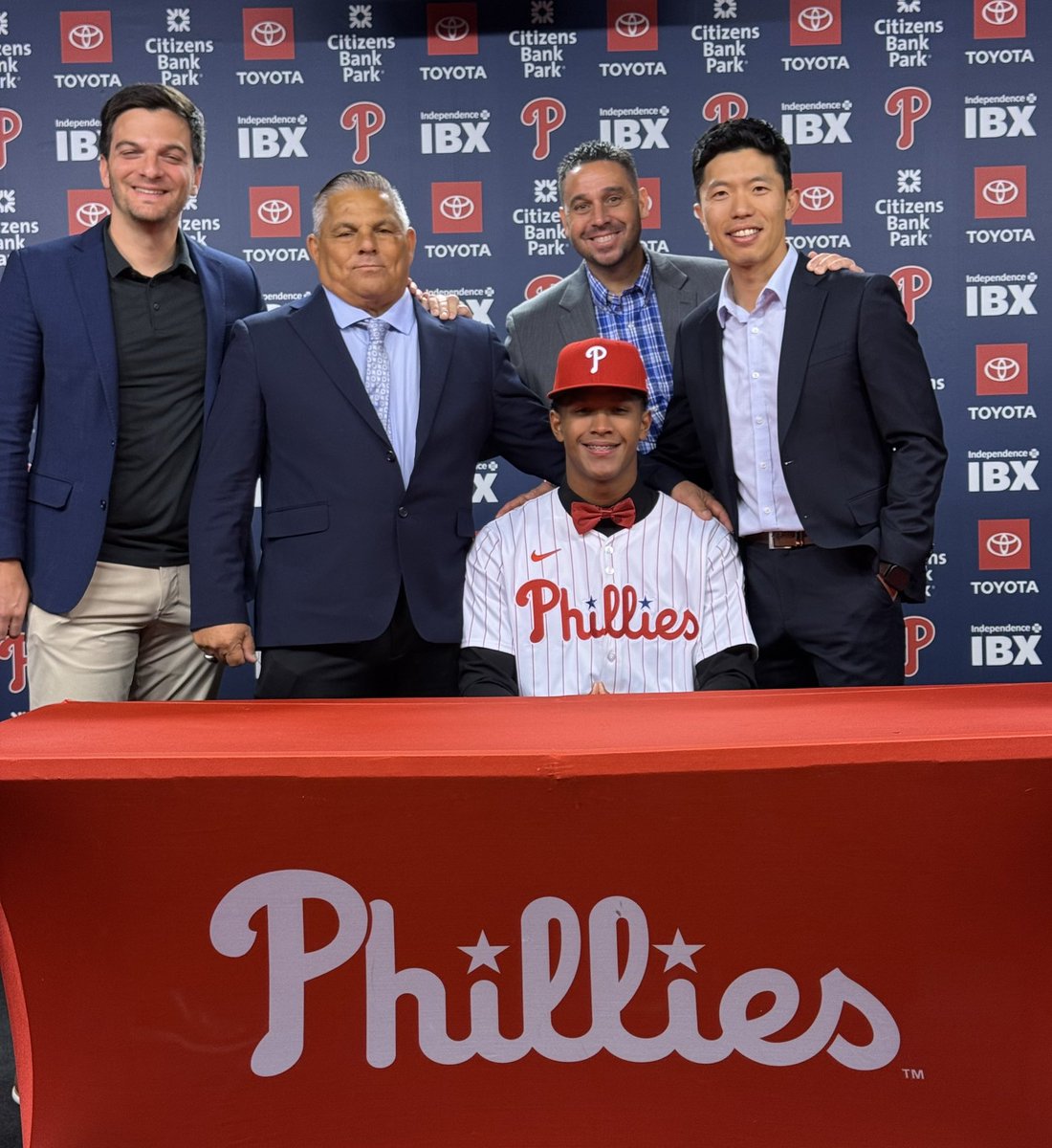 Here's the big international signing today for the Philadelphia Phillies: Francisco  Renteria, outfielder from Venezuela, signs for $4 million.