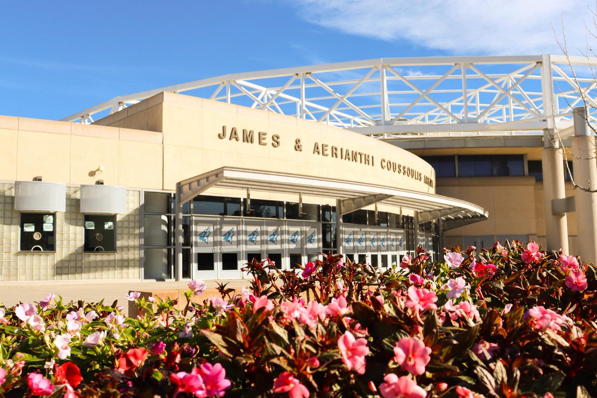 CSUSBNews's tweet image. Who's ready to come back to these sunkissed views? 😎☀️

The campus sure is missing you... 🐺🐾

#SpringSemester2026 #CoyoteLife #CampusVibes #CoyotePride
