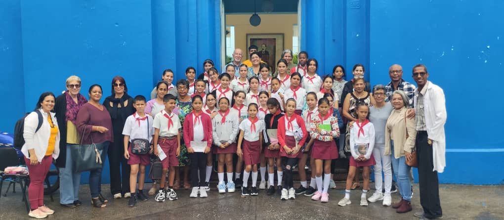 PosgradoUNISS's tweet photo. ✨ ¡Gran jornada de puertas abiertas en la Facultad de Ciencias Agropecuarias! En homenaje al Día de la Ciencia en Cuba.            
   👁Descubrimientos y entusiasmo por los estudios universitarios
¡Sembrando pasión por la ciencia en las nuevas generaciones! 🔬 #DíaDeLaCiencia https://t.co/vf6pjhjbAx