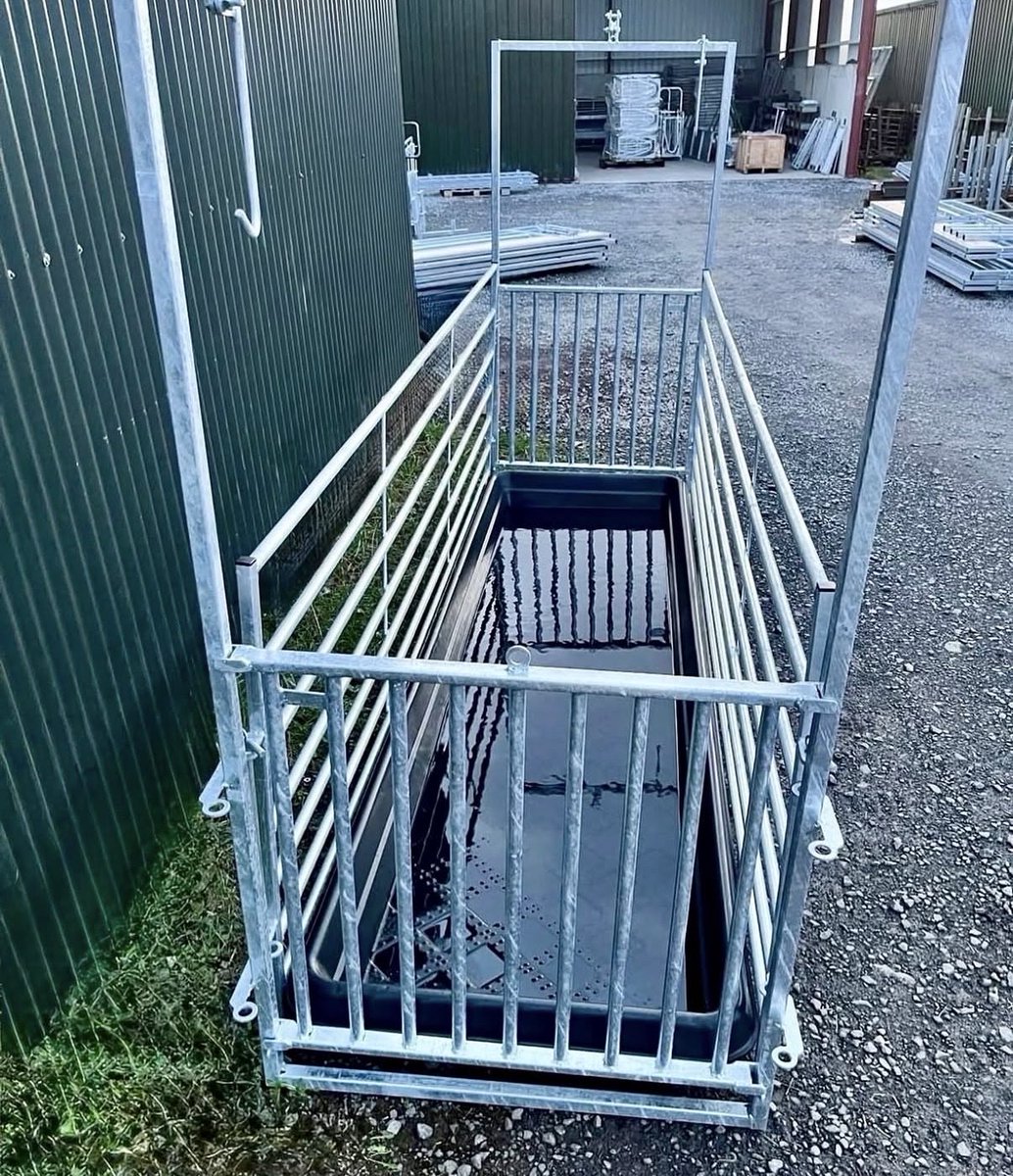 SESequipmentltd's tweet photo. Our batch footbaths are a fast way for treating foot rot in sheep’s feet. 

#Sheep #sheephandlingequipment #sheepfarming #sheepeze #sesequipmentltd #farmlife #sheepfarmer #farming #sheepfarm #farmersjournal https://t.co/g7EpCWK9HU