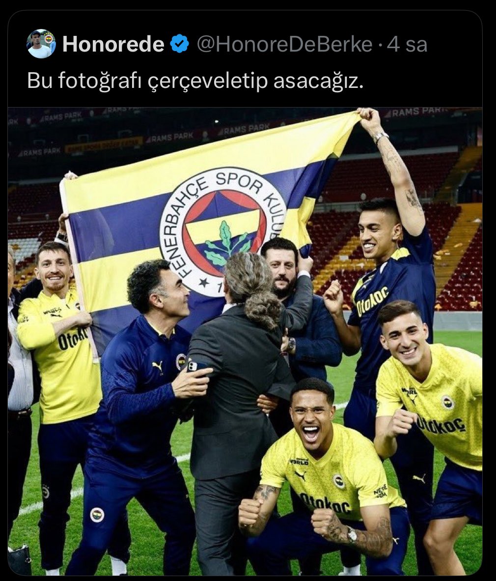 keremsackaybii's tweet photo. Çerçeveletip asacağı foto��rafta tek başına 15 kişiye karşı fenerbahçe bayrağı indiren Galatasaraylı var kahkaha atıyorum https://t.co/FQ5kfcCAuy