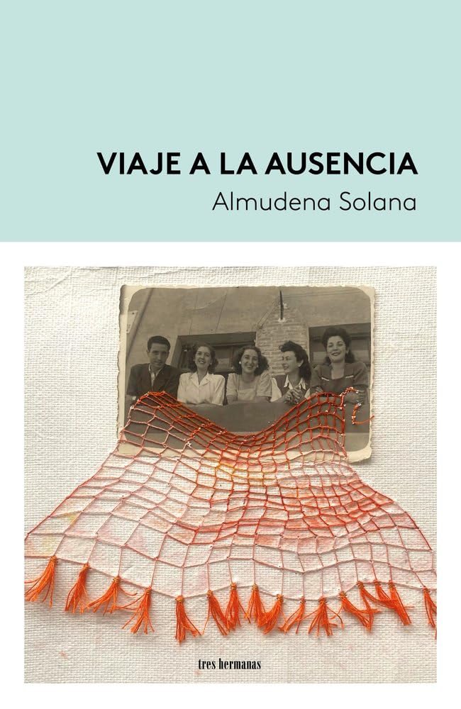 lecturass's tweet photo. #MenchuGutiérrez “El dolor es tan inconstante como cualquier otro sentimiento humano”.

#AlmudenaSolana “El duelo canta, y te anima a descubrir nuevos horizontes…”

Junto a #ManuelAstur #ArundhatiRoy #TerryTempestWilliams  alrededor de la ausencia.

https://t.co/YZQzpsJXGG https://t.co/DgYjAIluuW