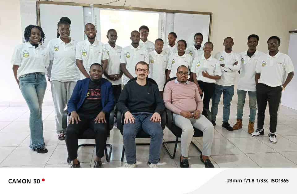 FosterLab_unipr's tweet photo. 🌍 The first #FOSTERProject field mission in Rwanda!
Our team collected data on small food enterprises in Musanze and Burera Districts to explore their role in rural development and #FoodSecurity.
Stay tuned for updates on the progress of our activities in Rwanda.
#JeanMonnet https://t.co/A2Gg7DzAwN