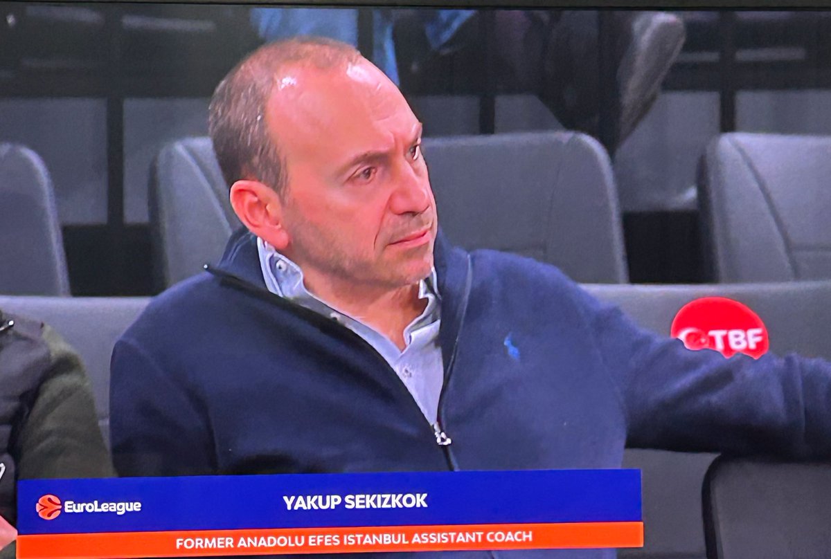 emirakmanli's tweet photo. EuroLeague rejisi 3 önemli ismi ekrana getirirken Galatasaray ismini kullanmamak için şekilden şekle girmiş. Resmen sansür uygulamışlar. Nerden baksanız zavallıca. @EuroLeague https://t.co/14bxmYHbr4