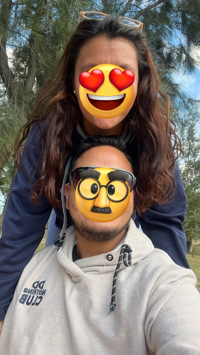 Pareja traviesa tweet media