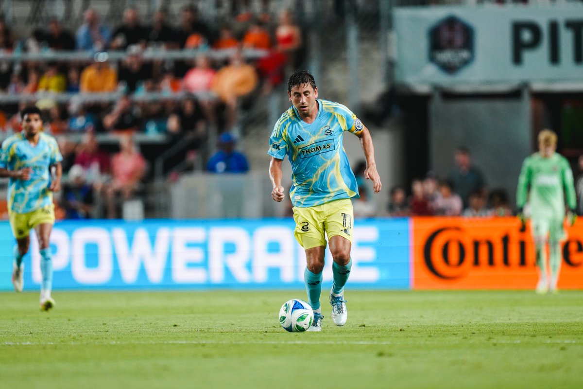 JTansey90's tweet image. What's driving Alejandro Bedoya at age 38? 

“I really fucking want that MLS Cup.”

A conversation with Bedoya on playing in 2026 and what he wants to deliver for the Union: 

unionsoccerblog.substack.com/p/alejandro-be…