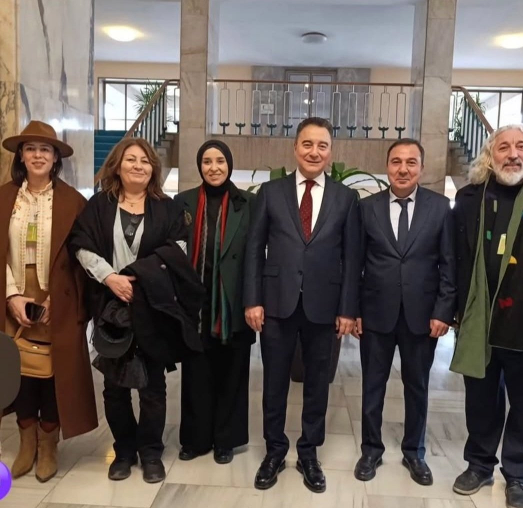 "Sorunları değil, çözümleri konuşan; ortak akla ve liyakate değer veren bir liderle yan yana... Bu yolculukta sorumluluk almaktan gurur duyuyoruz. Yolumuz açık olsun! 🇹🇷💙
​<a href="/devapartisi/">DEVA Partisi</a> <a href="/alibabacan/">Ali Babacan</a> #DEVA #AliBabacan