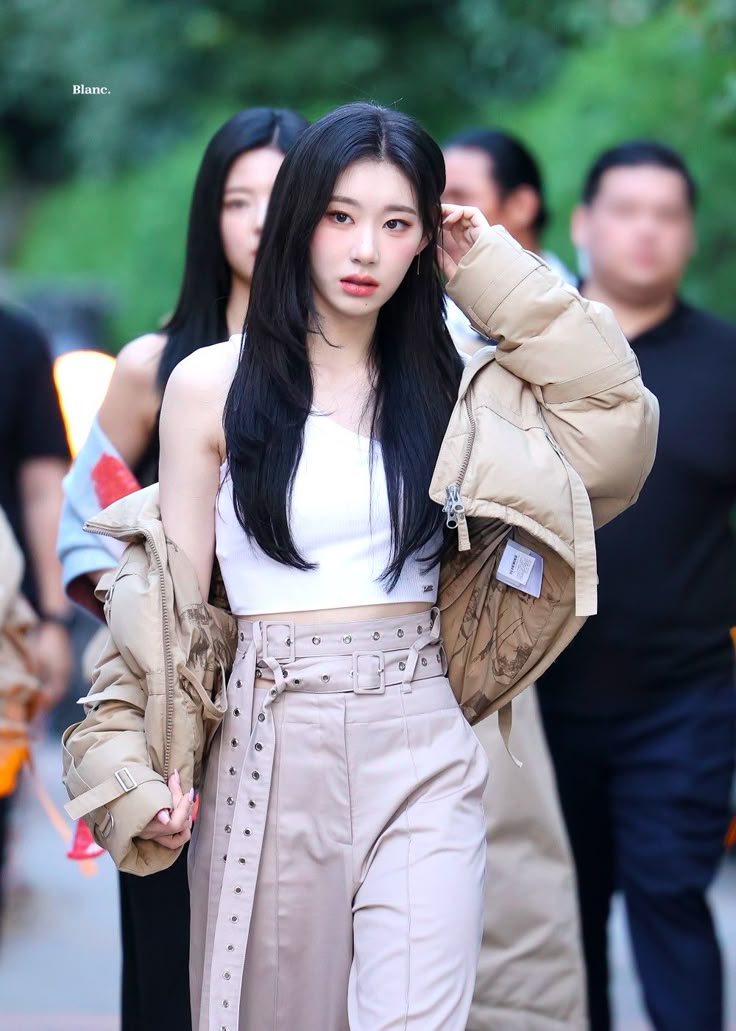 dailychaer's tweet image. 